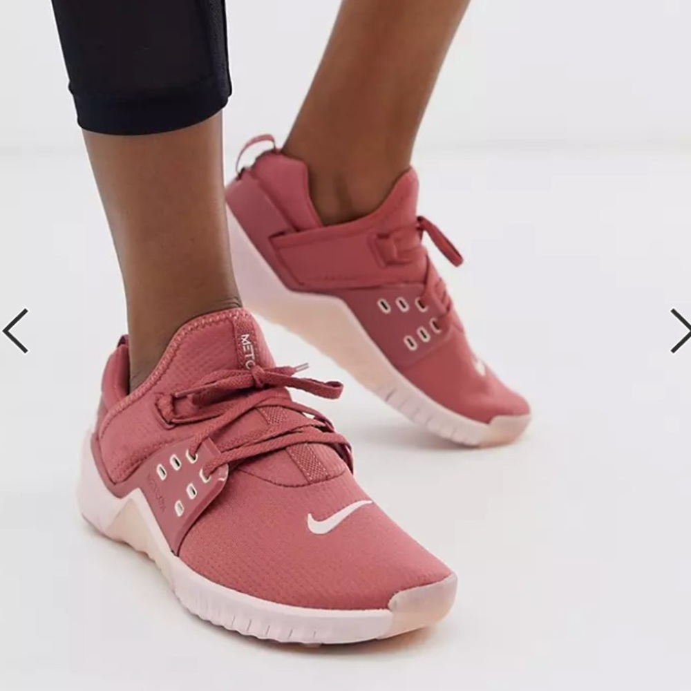 Nike Training free metcon sneakers in pink